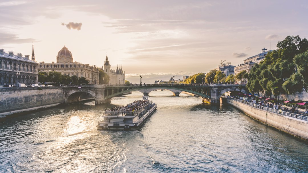 Vacances à Paris pas chères 2026 : guide pratique - Parigi | Secret World Trip Planner