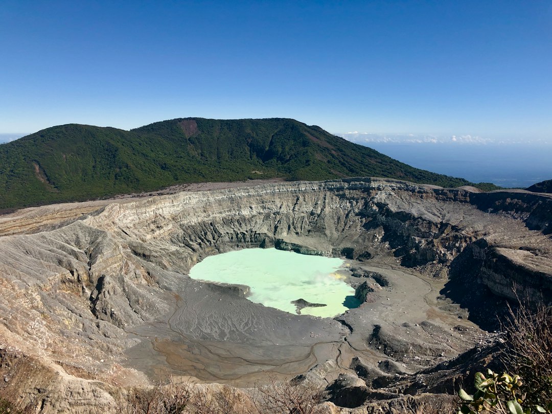 Vulcano Poás: el cráter ácido más grande del mundo - Provincia di Alajuela | Secret World Trip Planner