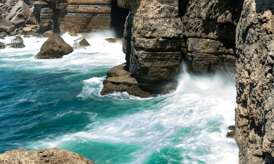 Boca do Inferno: le onde dell'Atlantico a Cascais - Av. Rei Humberto II de Itália 642 | Secret World Trip Planner