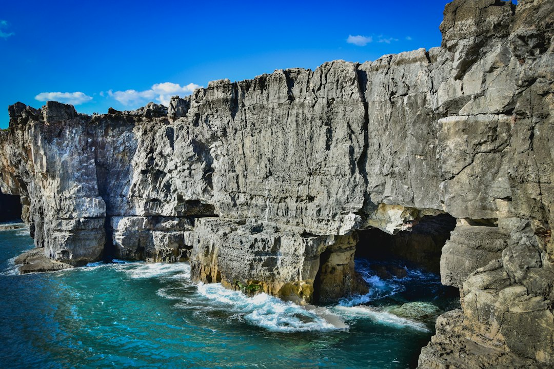 Boca do Inferno: las olas del Atlántico en Cascais - Av. Rei Humberto II de Itália 642 | Secret World Trip Planner