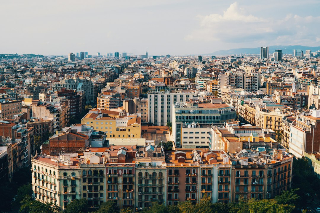Secret World vs Wanderlog: quale scegliere per Barcellona 2026 — Barcellona
