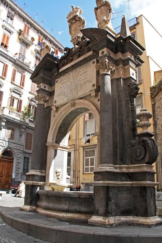 Fontana Sellarije (ali Sellerije) - Neaplja - Napoli | Secret World Trip Planner