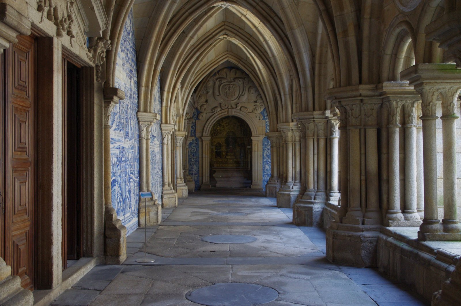 Portugal | La Catedral de Oporto - Porto | Secret World Trip Planner