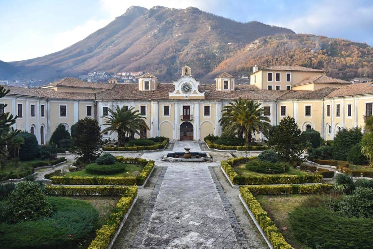 Mercogliano agus na Mainistreach Pálás Loreto - Mercogliano | Secret World Trip Planner