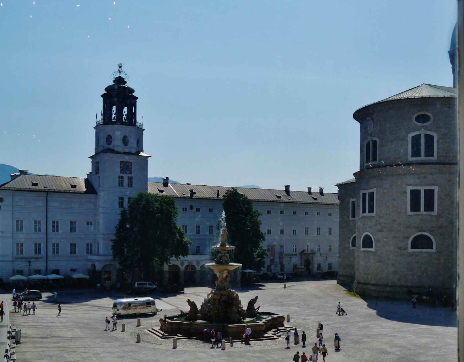 Plaza de la Residencia en Salzburgo - Salzburg | Secret World Trip Planner