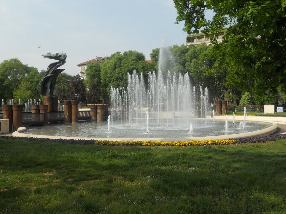 La fontana-monument italijanskim mornarjem - Milano | Secret World Trip Planner