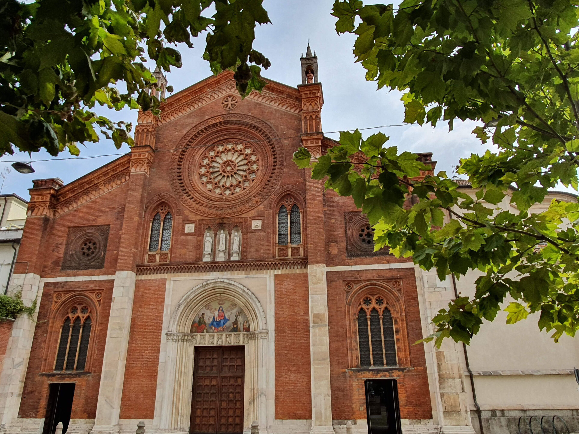 Sankt-Mark va Motsart cherkovi - Milano | Secret World Trip Planner