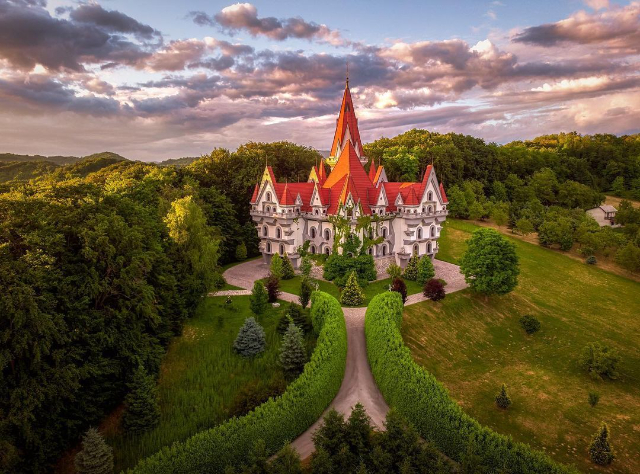 Impero del divorzio - Jurjevec | Secret World Trip Planner