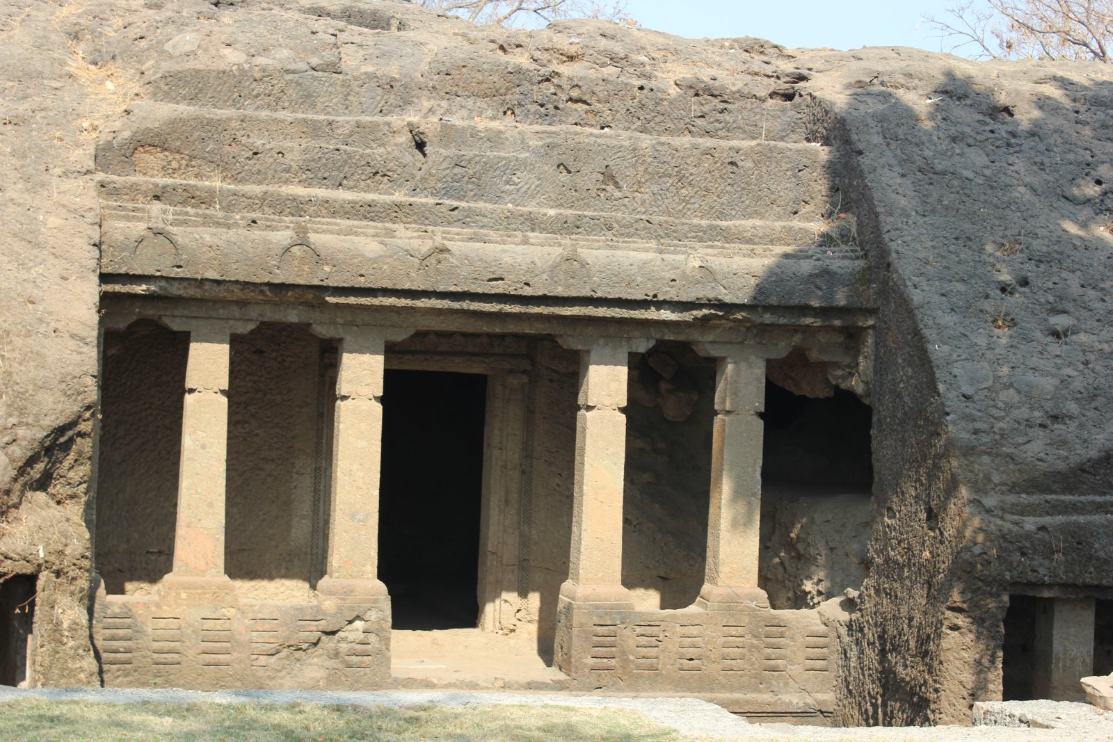 Mumbai: Shpellat Mahakali - Mumbai | Secret World Trip Planner