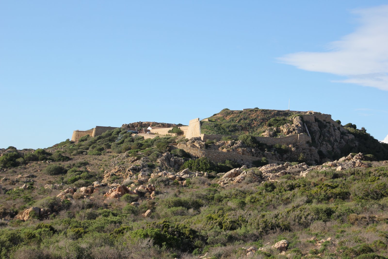 Caprera y el Memorial de Giuseppe Garibaldi - Str. Cala Garibaldi -Arbuticci | Secret World Trip Planner