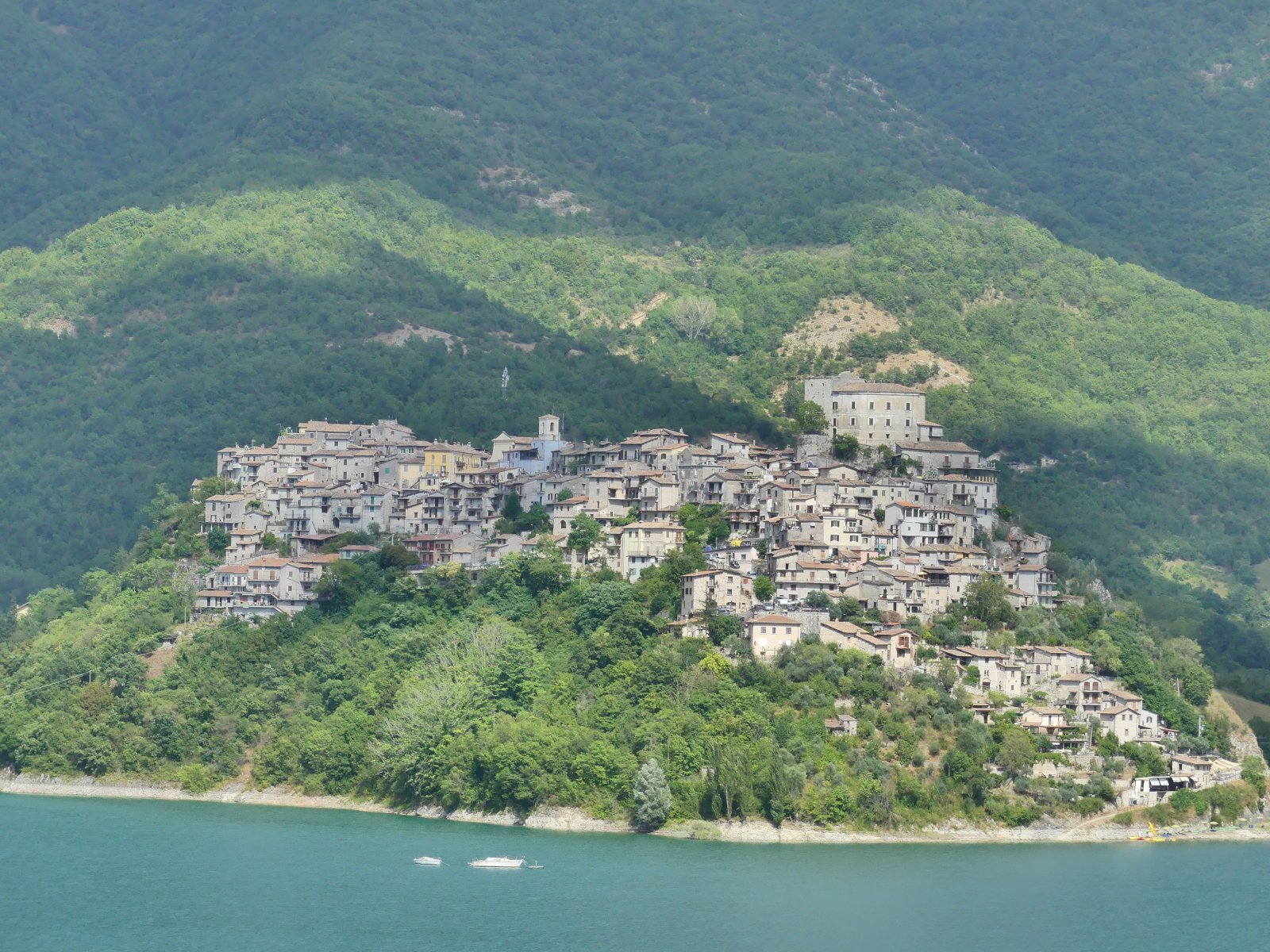 Castel di Tora - Castel di Tora | Secret World Trip Planner