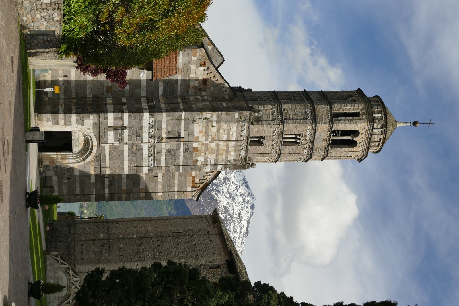 Cintorín a Kostol Santa Maria del Tiglio - Gravedona | Secret World Trip Planner