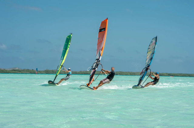 Der Strand von Sorobon und das Windsurfen, - Kralendijk | Secret World Trip Planner