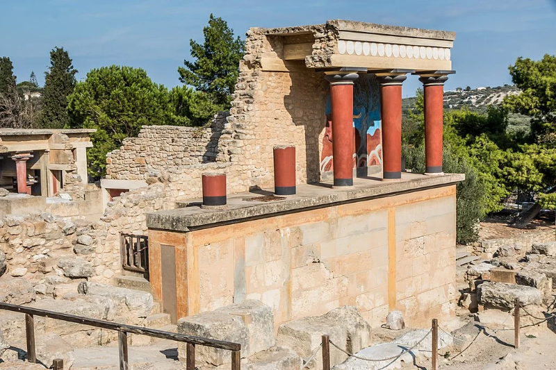 Knossos jauregia - Knosos | Secret World Trip Planner