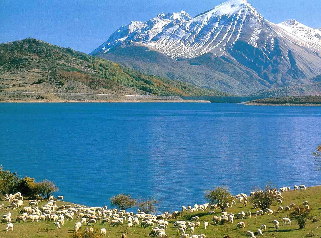 坎波托斯托湖 - Lago di Campotosto | Secret World Trip Planner