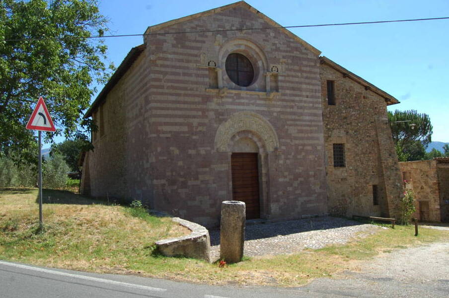Umbria | The Church of St Gregory - Castel Ritaldi | Secret World Trip Planner