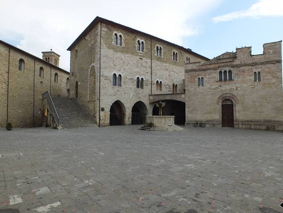 Palazzo dei Consoli a Bevagna - Bevagna | Secret World Trip Planner