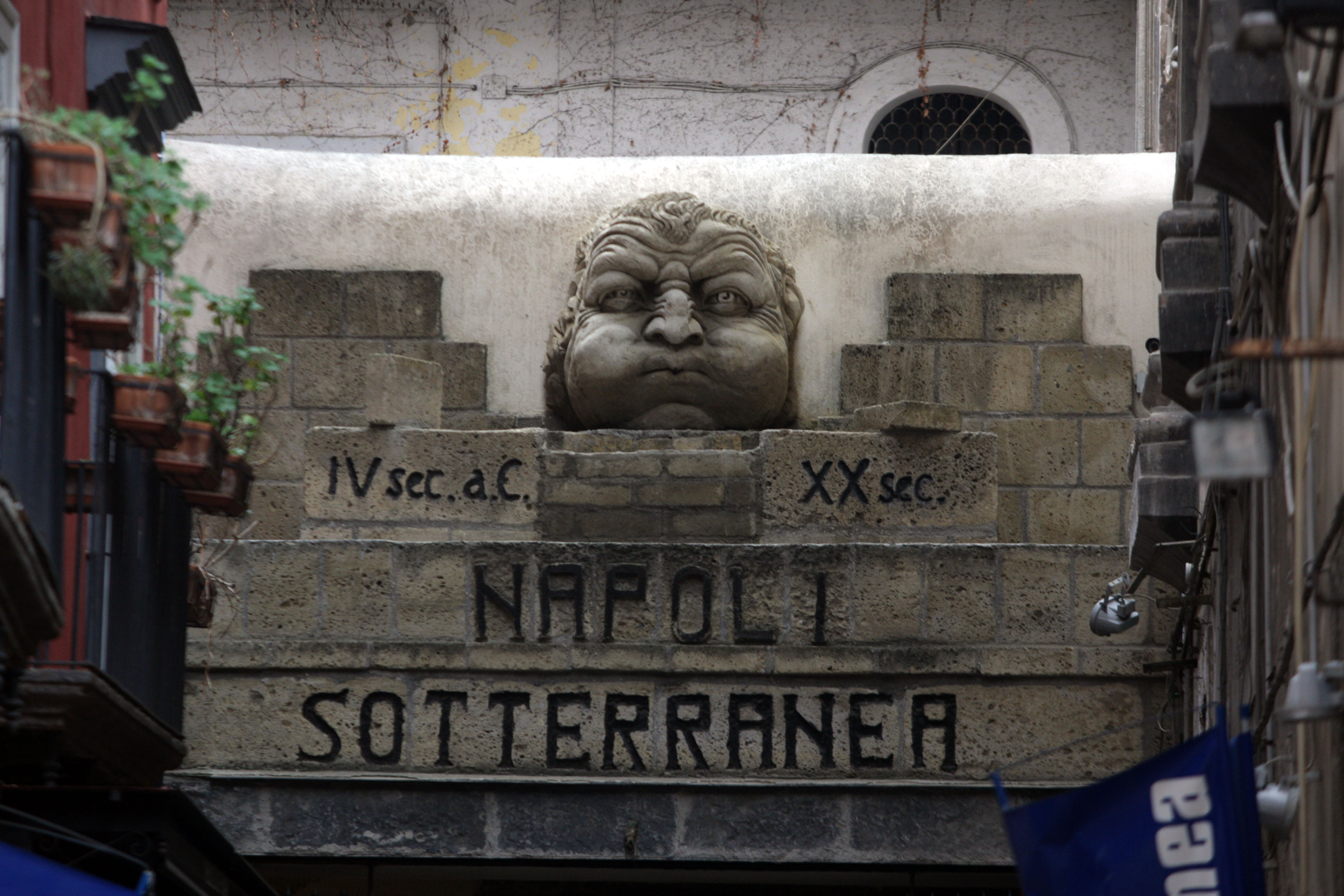 নেপোলি সোটেরানিয়া (নেপলস ভূগর্ভস্থ) - Napoli | Secret World Trip Planner