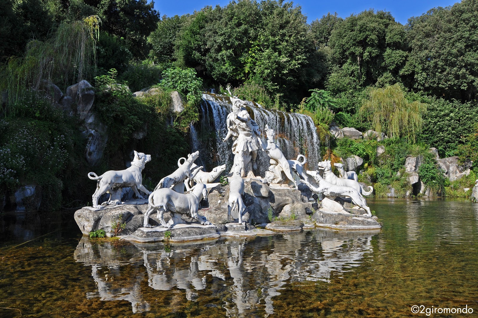 Fontaine et cascade de Diane et Actéon - Caserta | Secret World Trip Planner