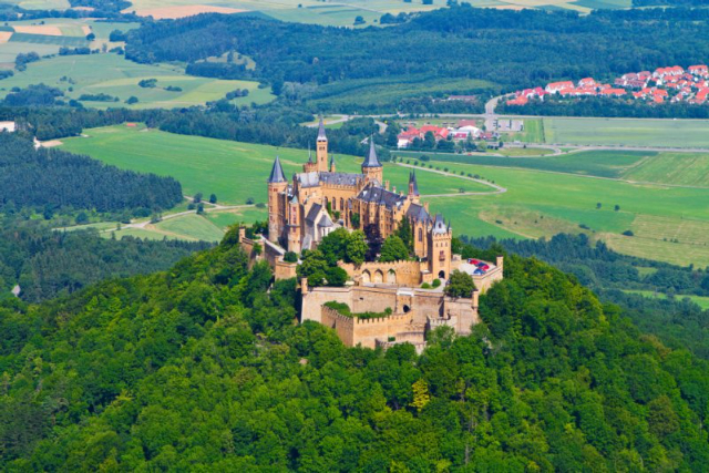 Castell de Hohenzollern - Burg Hohenzollern | Secret World Trip Planner
