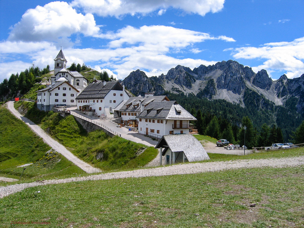 Santuario del Monte Lussari - Monte lussari | Secret World Trip Planner