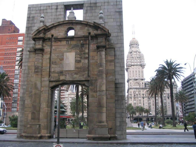 Thành cổ Montevideo - Montevideo | Secret World Trip Planner
