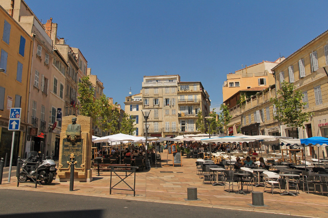 బండి - Marseille | Secret World Trip Planner