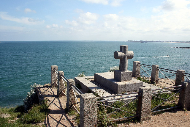 Grobowiec Chateaubrianda - Saint-Malo | Secret World Trip Planner