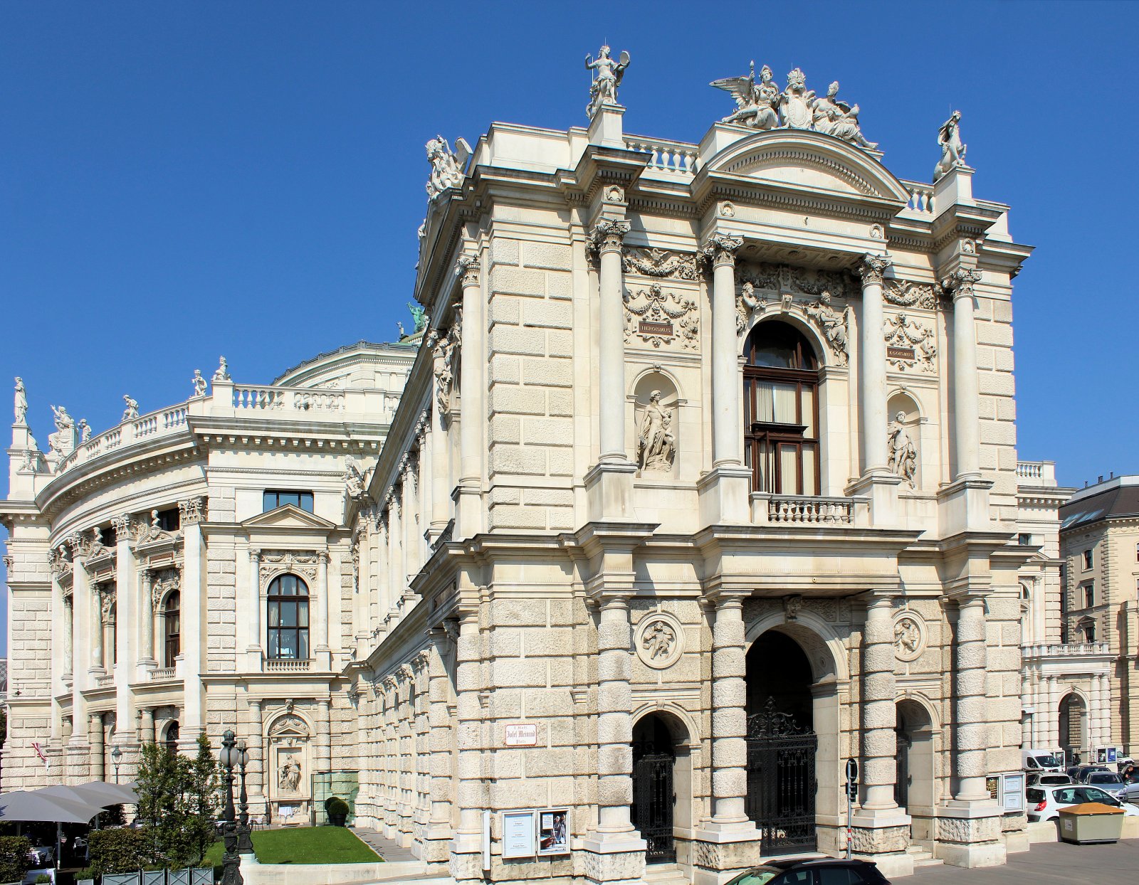 के Burgtheater (शाही अदालत रंगमंच) - Wien | Secret World Trip Planner