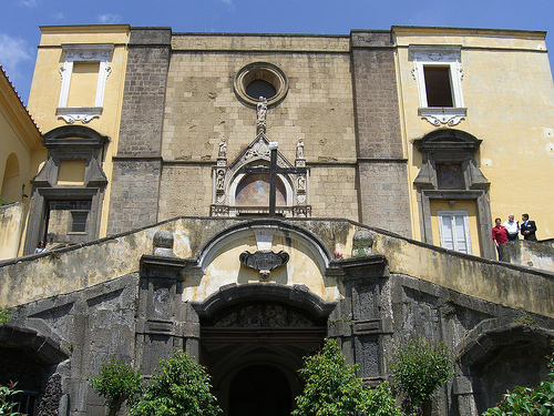 Kostol San Giovanni a Carbonara - Napoli | Secret World Trip Planner