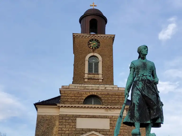Monument Asmussen Woldsen - Husum | Secret World Trip Planner