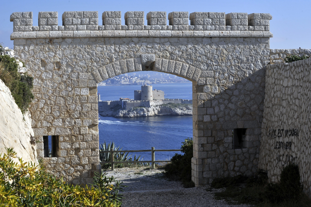 Benteng Ratonneau - Marseille | Secret World Trip Planner