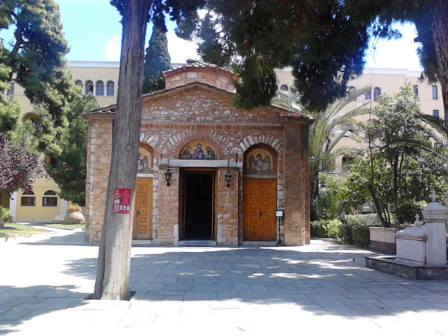 Kláštor Petraki: Byzantská svätyňa uprostred aténskeho ruchu - Athina | Secret World Trip Planner