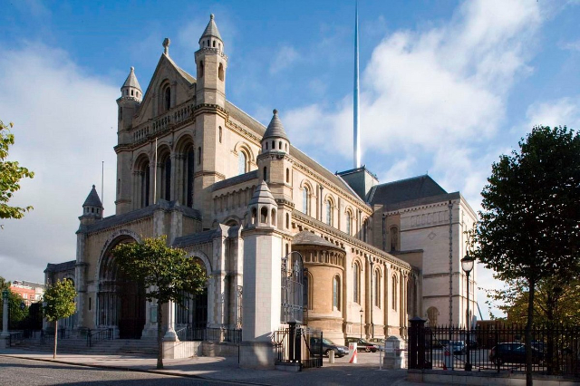 Catedral de Santa Ana - Donegall St | Secret World Trip Planner