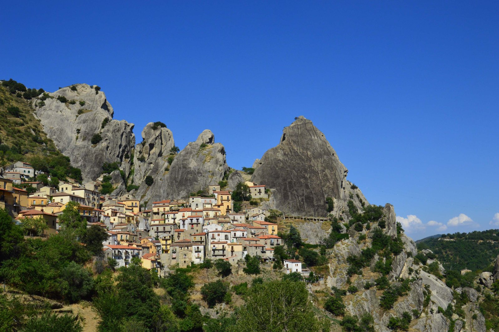 Castelmezzano, tra i tesori più belli della Basilicata - Castelmezzano | Secret World Trip Planner