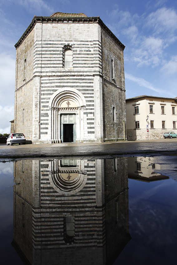 Baptisteriet San Giovanni i Volterra - Volterra | Secret World Trip Planner