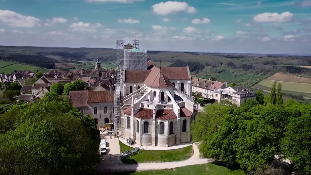 Basilique Sainte-Marie-Madeleine - Vézelay | Secret World Trip Planner