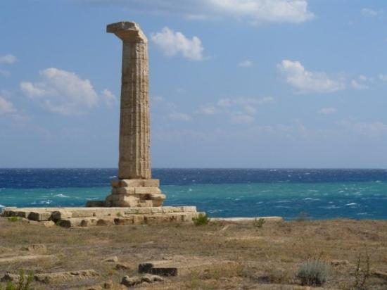 Mercusuar Capo Colonna - Faro di Capo Colonna | Secret World Trip Planner