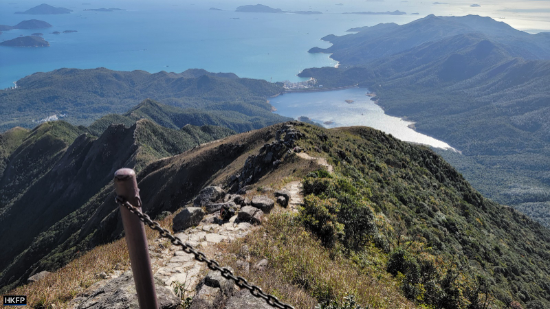 La subida al Pico Lantau - Lantau Peak | Secret World Trip Planner