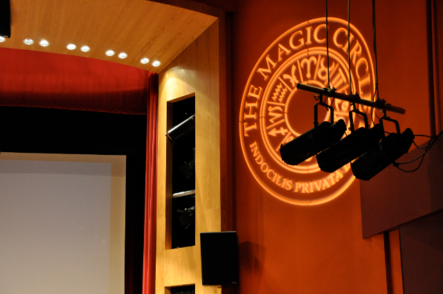 Museu del Cercle Màgic - 12 Stephenson Way | Secret World Trip Planner