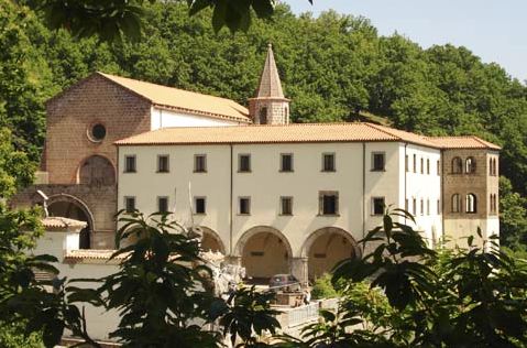 ວິຫານ Madonna dei Lattani - Roccamonfina | Secret World Trip Planner