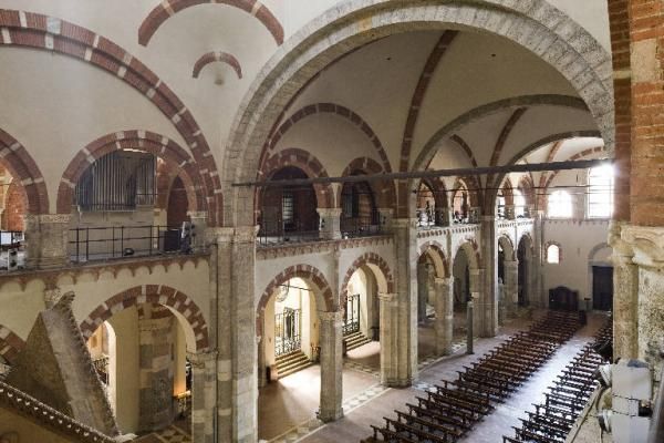 Kanisa La Sant'ambrogio - Milano | Secret World Trip Planner