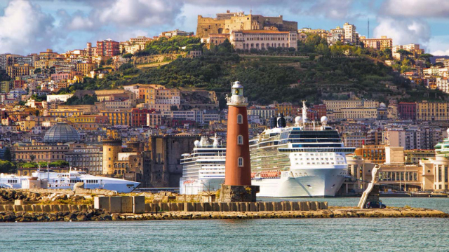 ক্যাস্টেল সান্ট'এলমো - Napoli | Secret World Trip Planner
