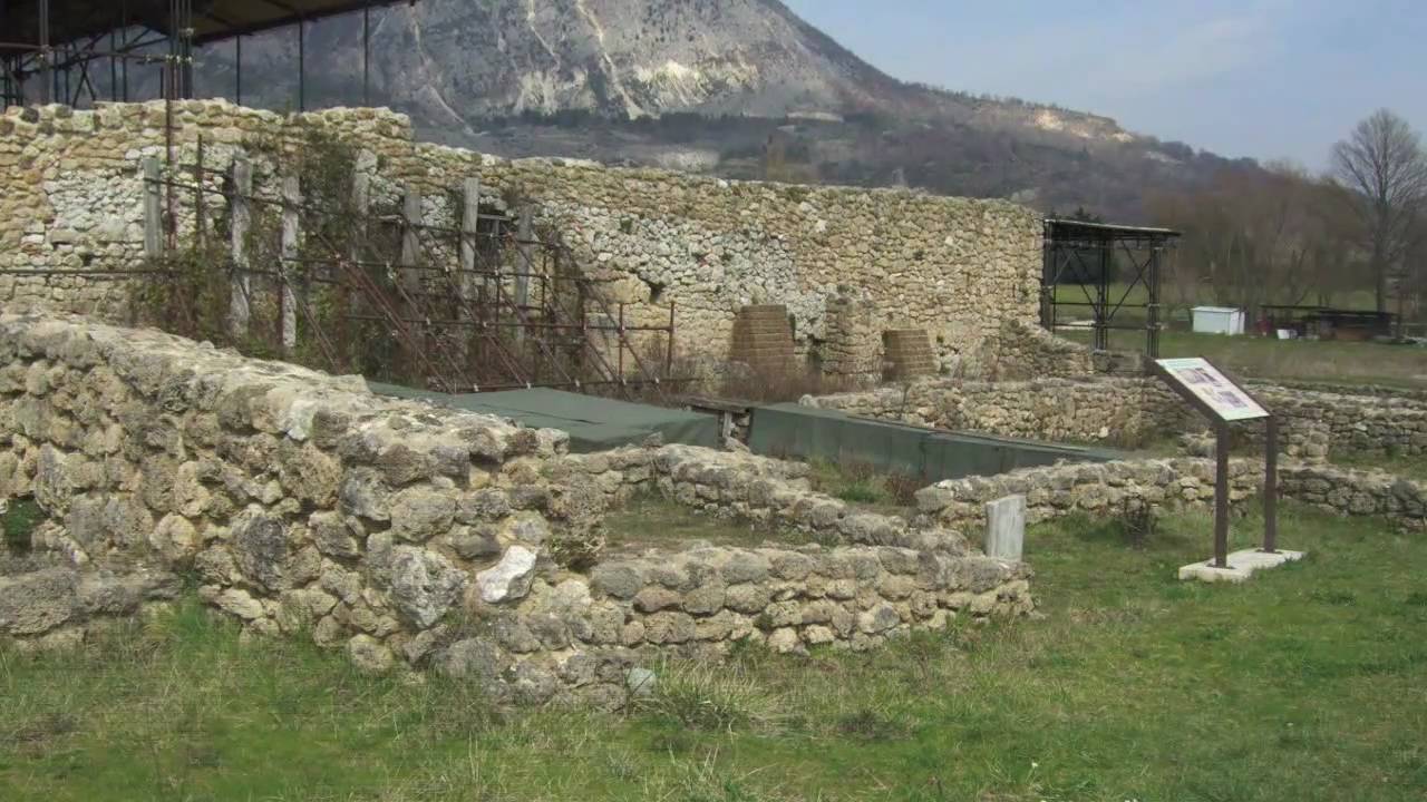 Abbaye de San Vincenzo al Volturno - Cerro al Volturno IS | Secret World Trip Planner