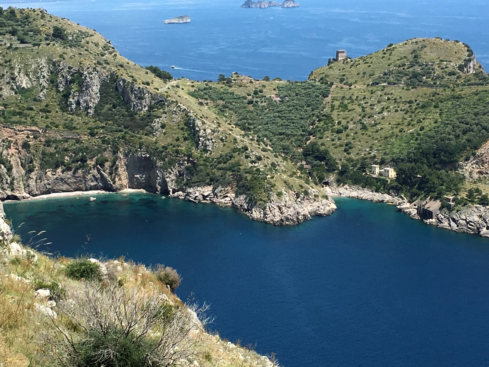 خلیج کی Ieranto  - Area naturale marina protetta Punta Campanella | Secret World Trip Planner