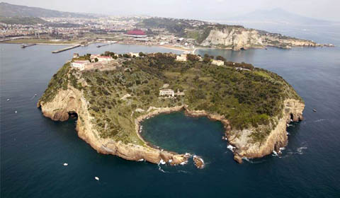 Nisida, la pequeña isla de hoja perenne - Nisida | Secret World Trip Planner