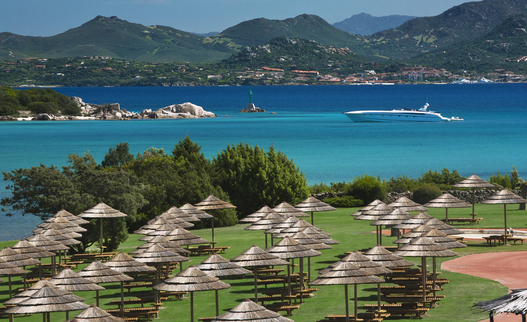 Fox Cove - Cala di Volpe | Secret World Trip Planner