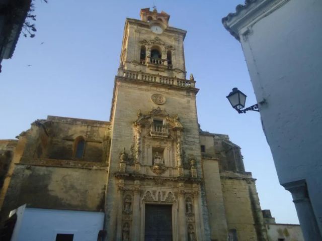 Église Saint-Pierre - Arcos de la Frontera | Secret World Trip Planner