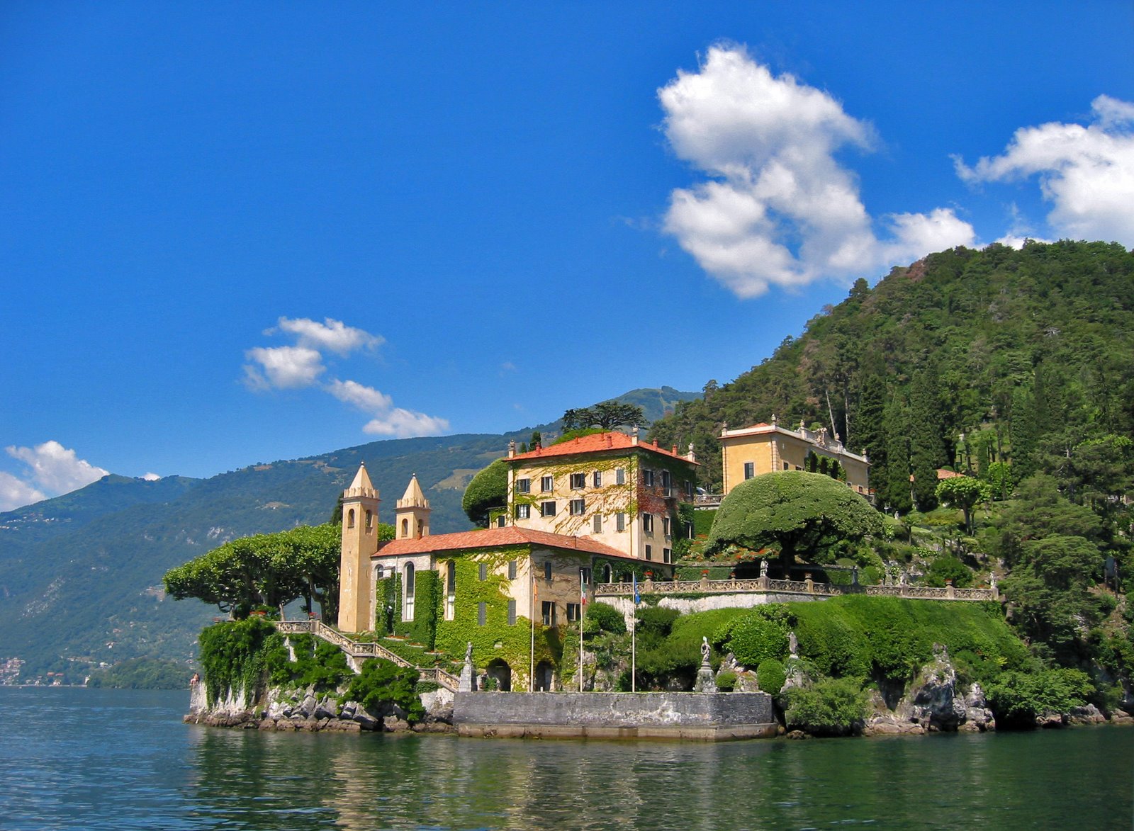 ویلا دل بالبیانلو - Bellagio | Secret World Trip Planner