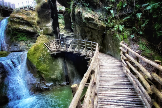 Pećine u Caglieronu - Via Grotte del Caglieron | Secret World Trip Planner